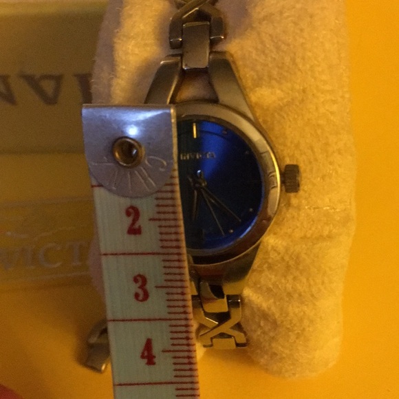 Ladies Invicta watch EUC ♥️ blue face - Picture 4 of 7